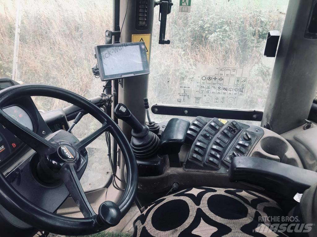 CASE 821 F Фронтальні навантажувачі