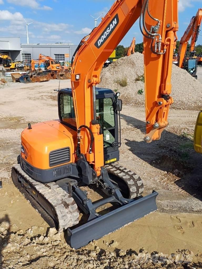 Doosan DX 85 R-3 Середні екскаватори 7т. - 12т.