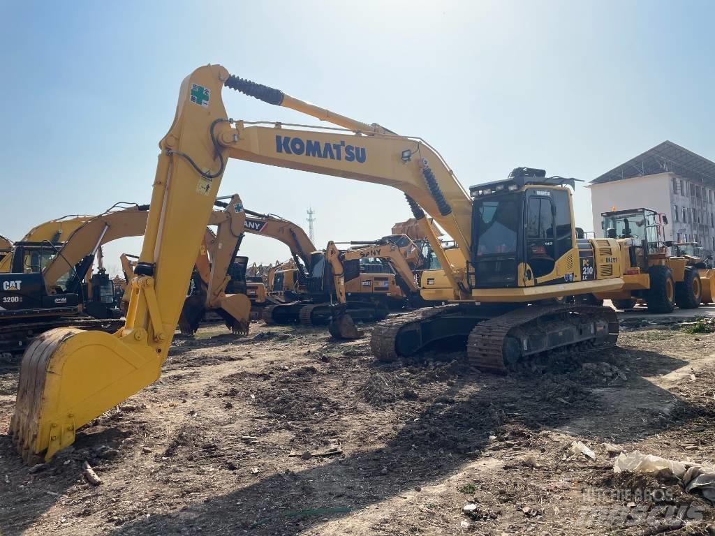 Komatsu 210 Гусеничні екскаватори