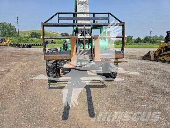 SkyTrak 8042 Телескопічні навантажувачі