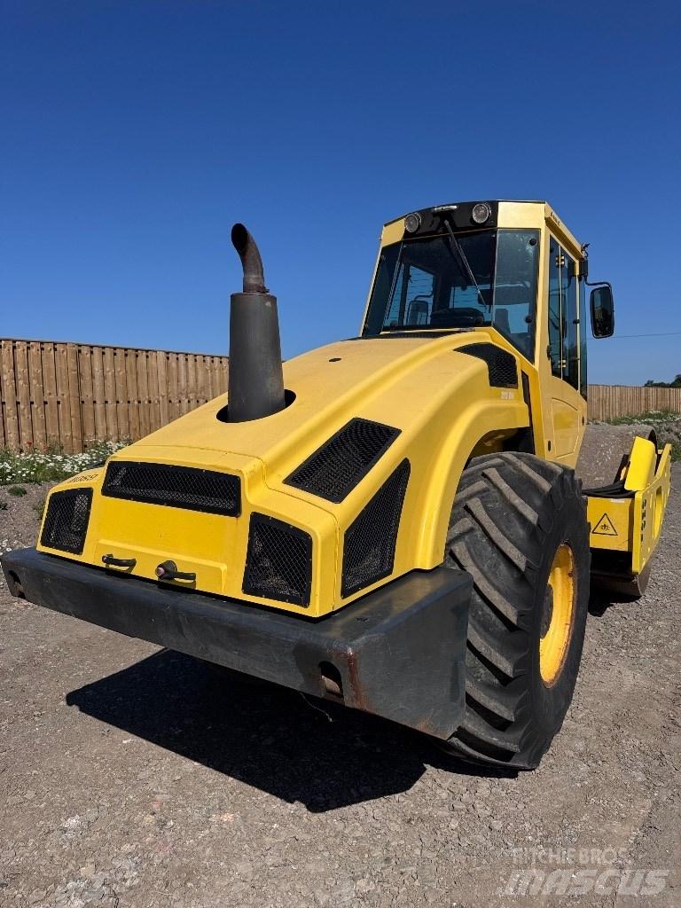Bomag BW 213 D H-4 Грунтові котки