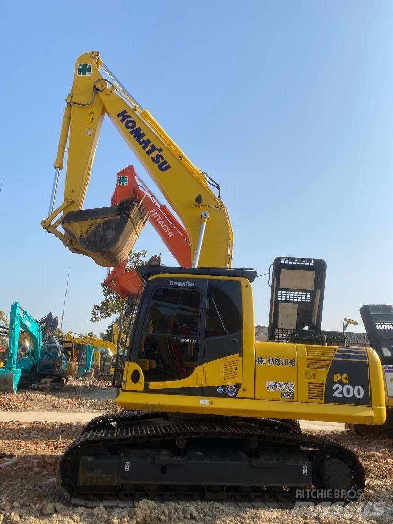 Komatsu PC 200-8 Гусеничні екскаватори