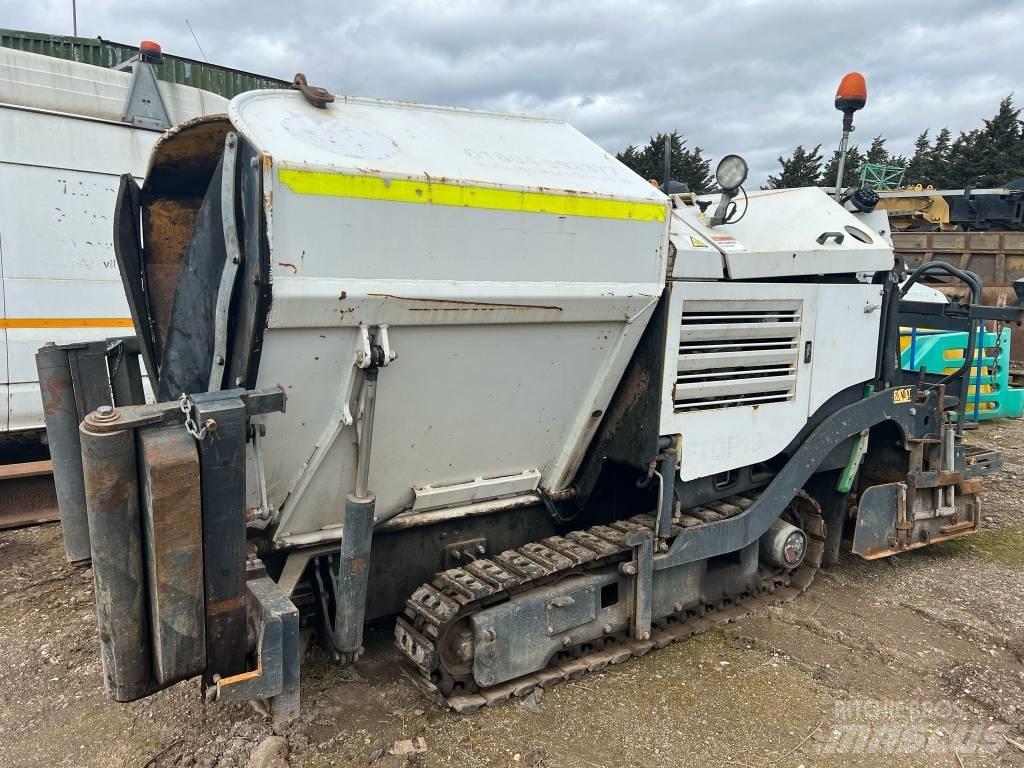 Bomag BF 223 C Асфальтовкладачі