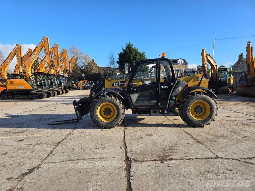 CAT TH337C Телескопічні навантажувачі