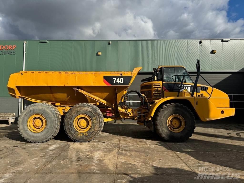 CAT 740 Міні самоскиди