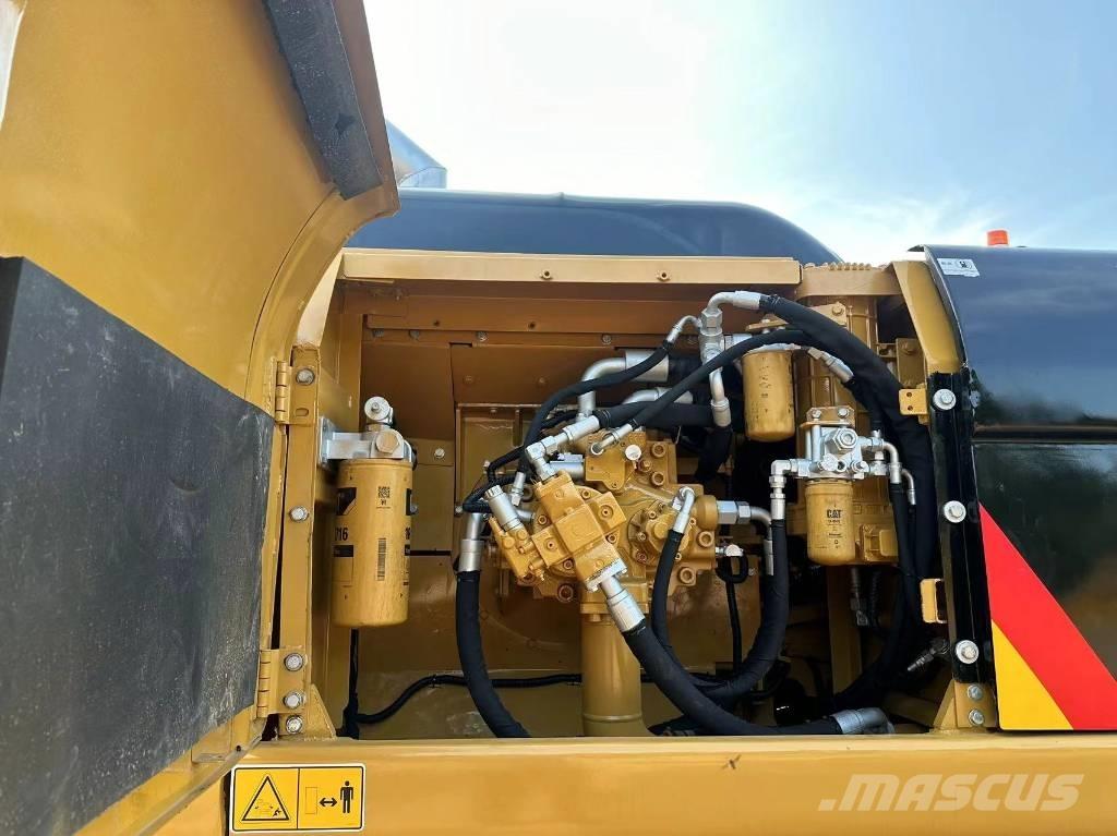 CAT 330D Гусеничні екскаватори