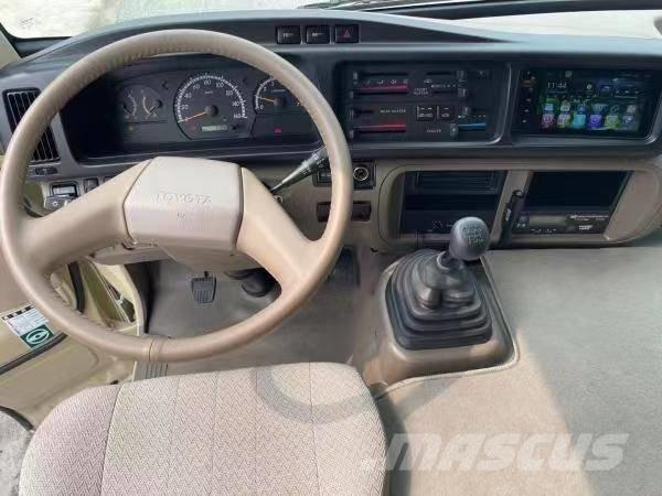 Toyota Coaster Bus Мікроавтобуси