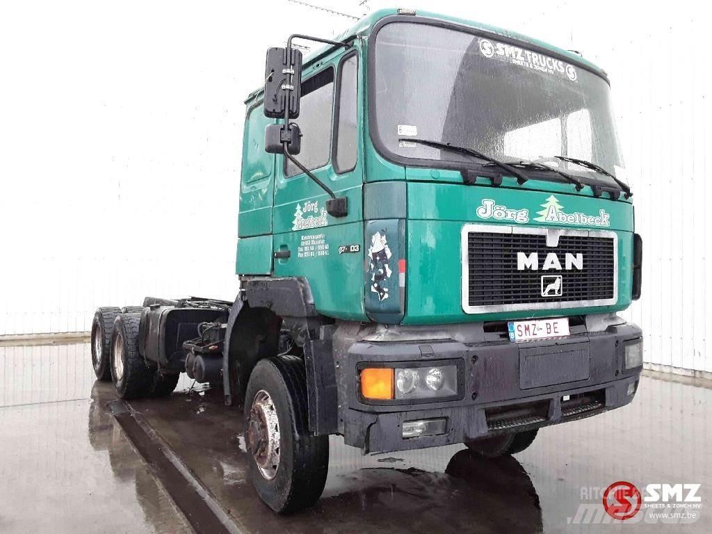 MAN 27.403 6x6 Шасі з кабіною