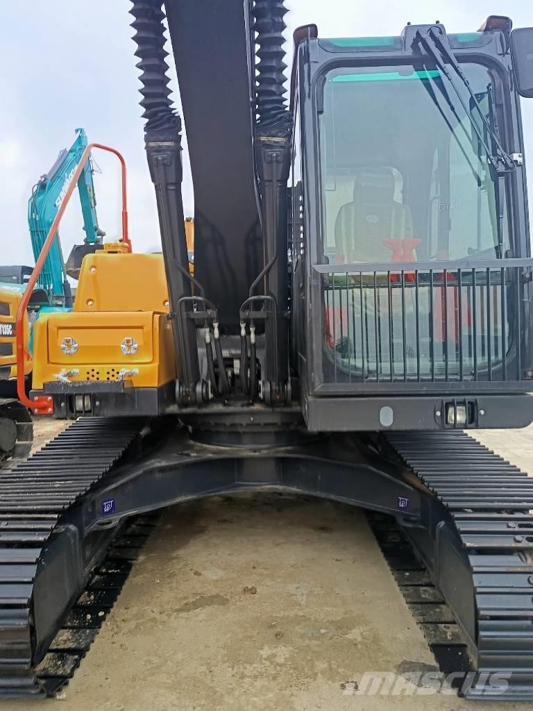 Volvo EC 140 Гусеничні екскаватори