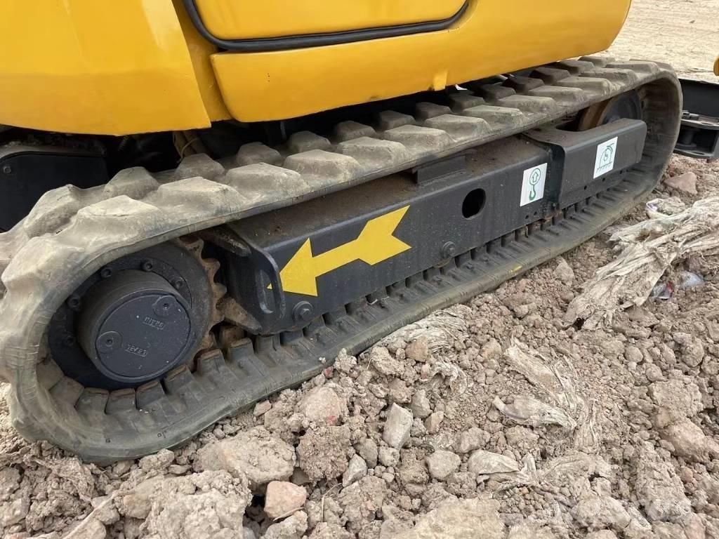 Komatsu PC18 Міні-екскаватори < 7т