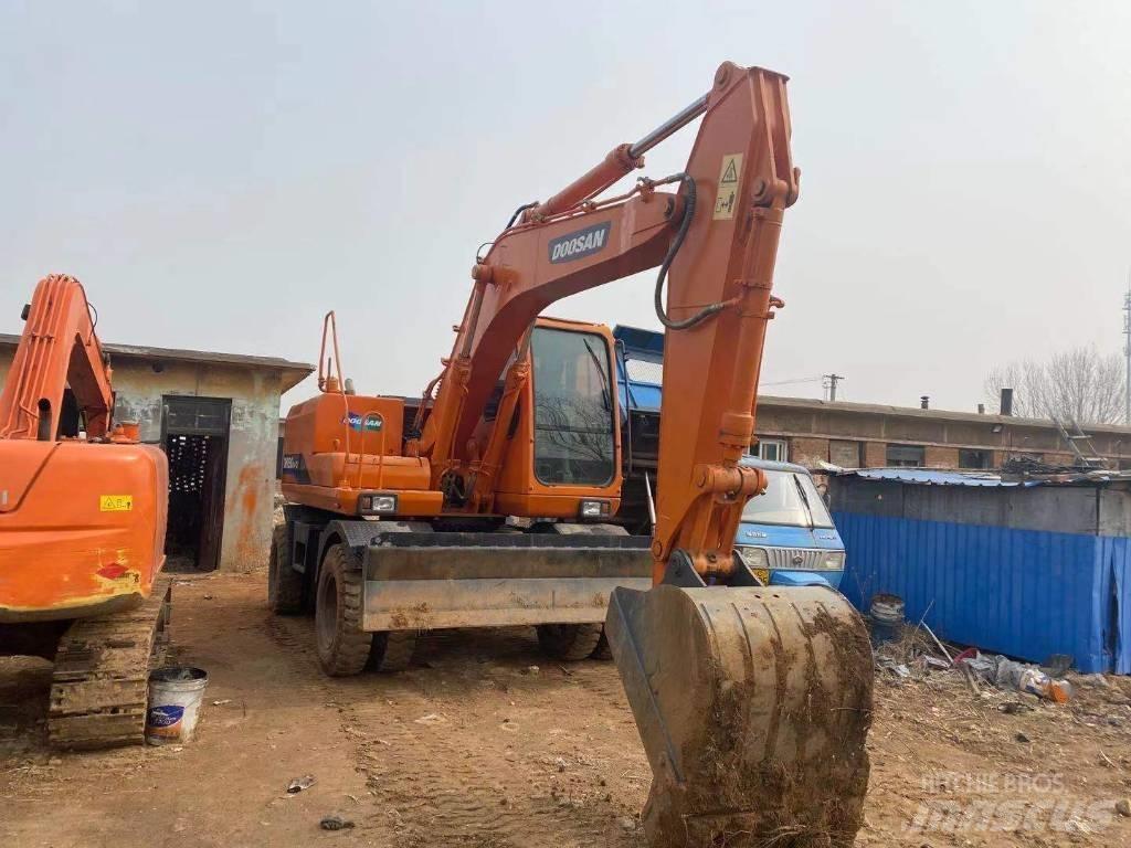 Doosan DH 150W Колісні екскаватори