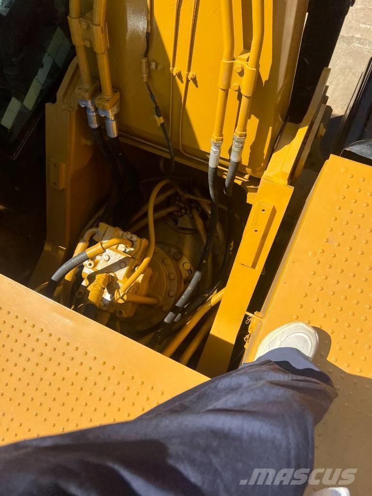 CAT 325D Гусеничні екскаватори