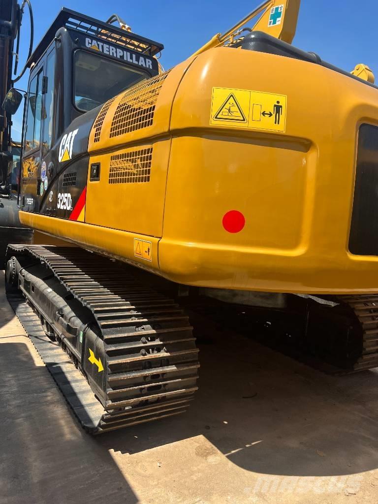 CAT 325D Гусеничні екскаватори