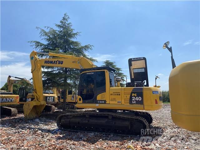 Komatsu PC240-8 Гусеничні екскаватори