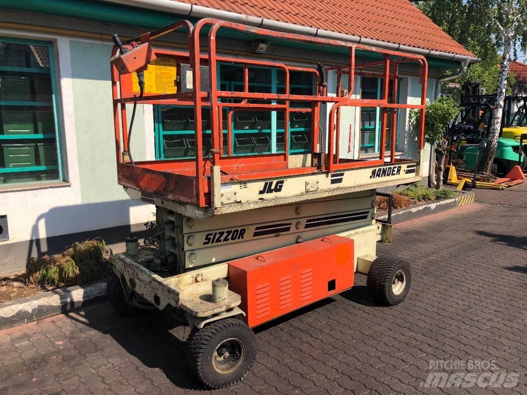 JLG CM2558    V-3343 Вертикальні щоглові підйомники