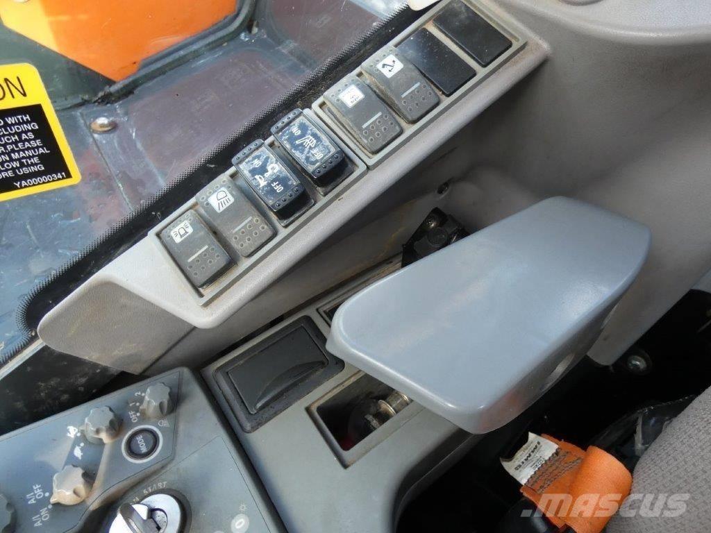 Hitachi 85 Zaxis USB Середні екскаватори 7т. - 12т.