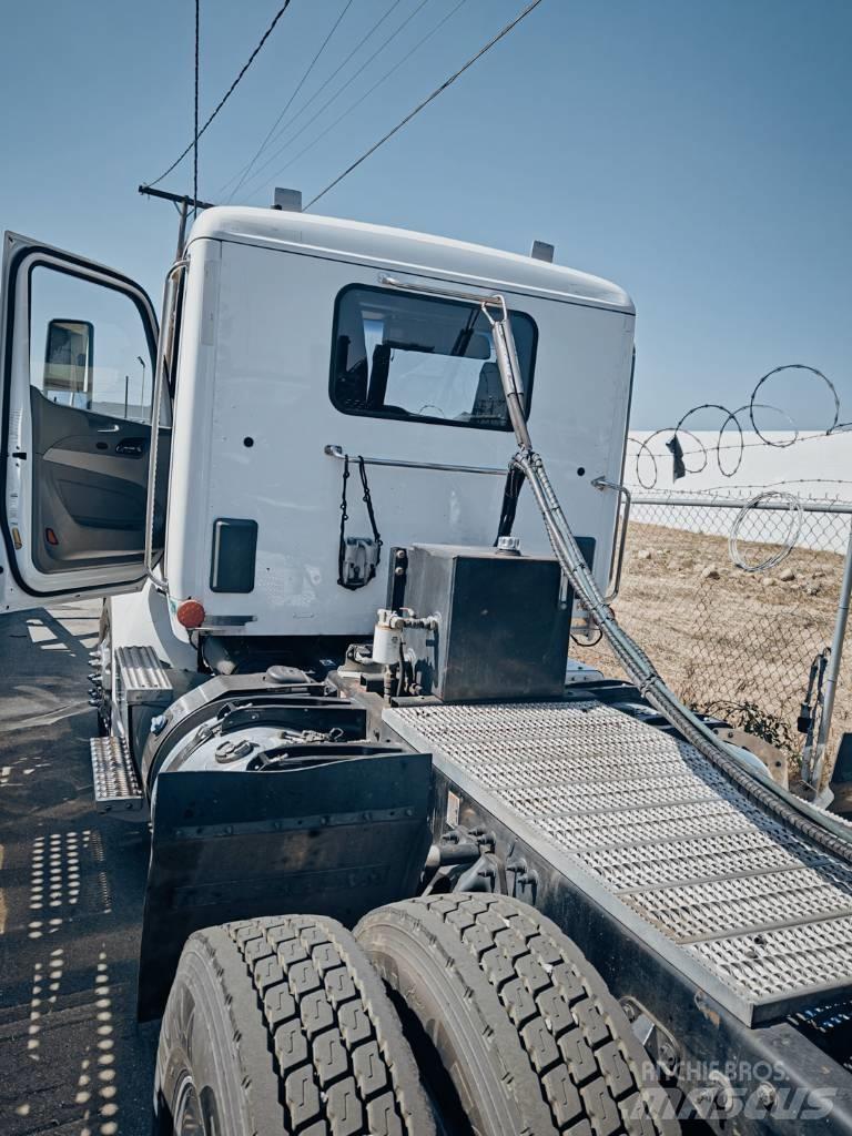 Peterbilt 579 Автовози