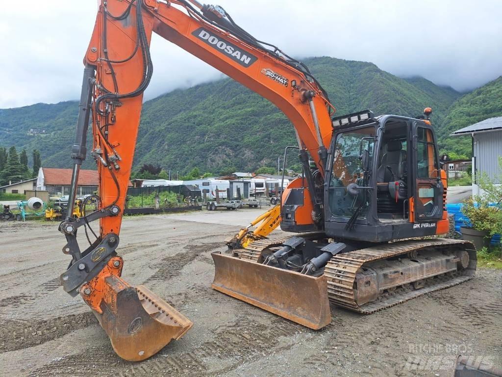 Doosan DX 140 LCR-7 Гусеничні екскаватори