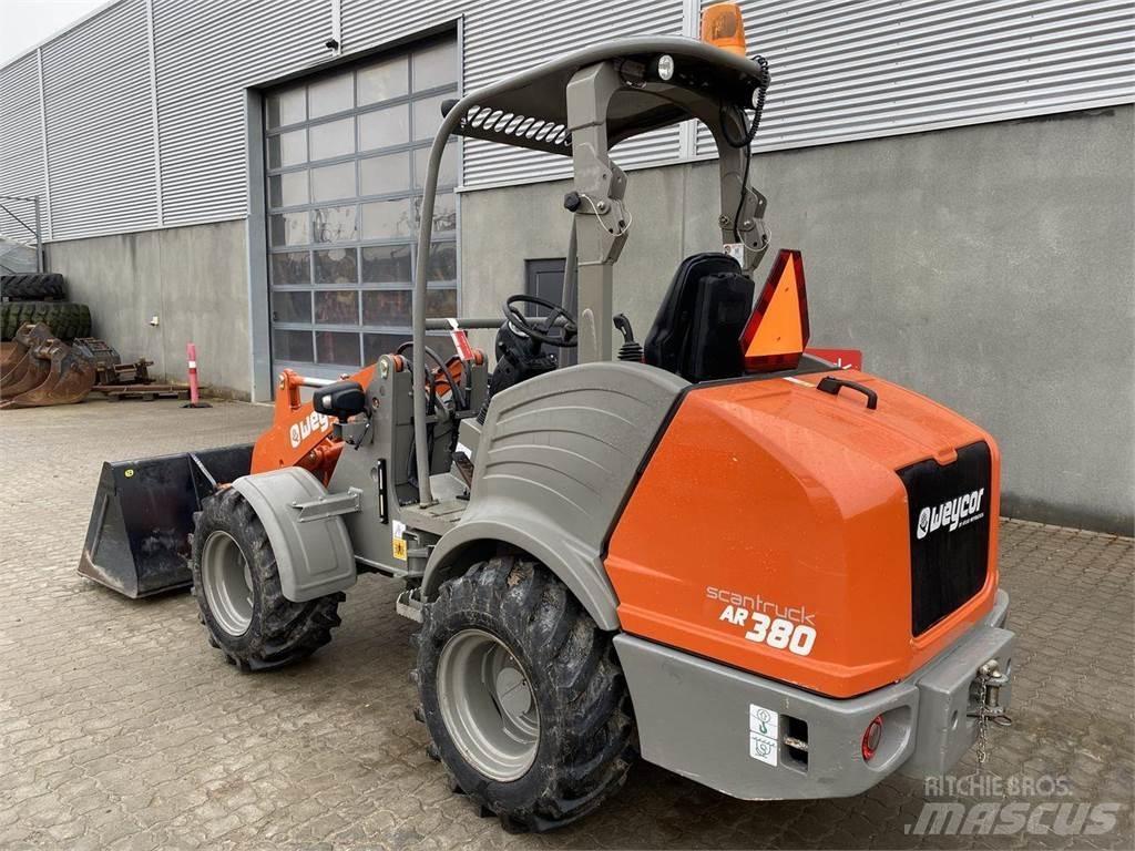 Weycor AR380 Agrar Багатофункціональне обладнання для вантажних і землекопальних робіт