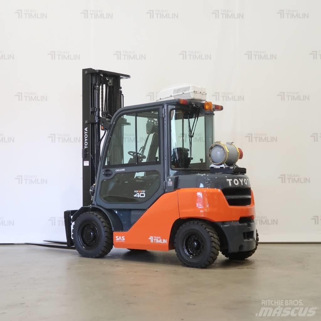 Toyota 8FG35N Газові навантажувачі