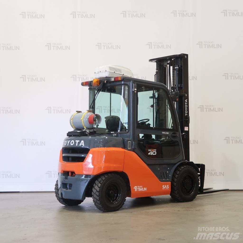 Toyota 8FG35N Газові навантажувачі