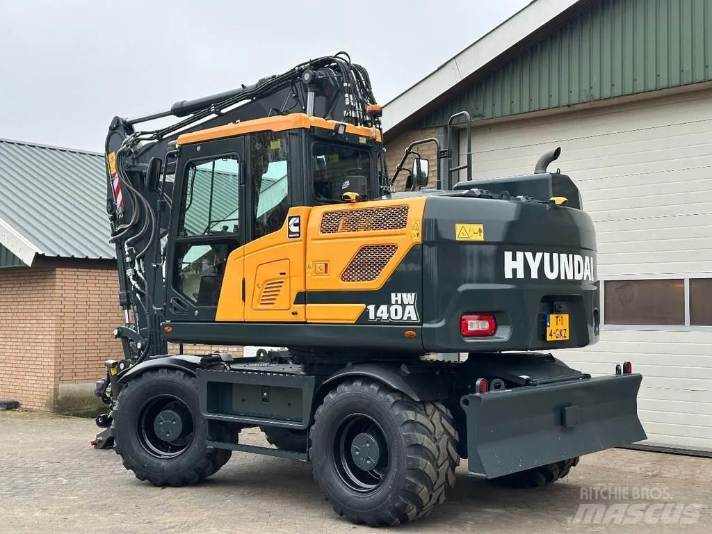 Hyundai HW140A Колісні екскаватори