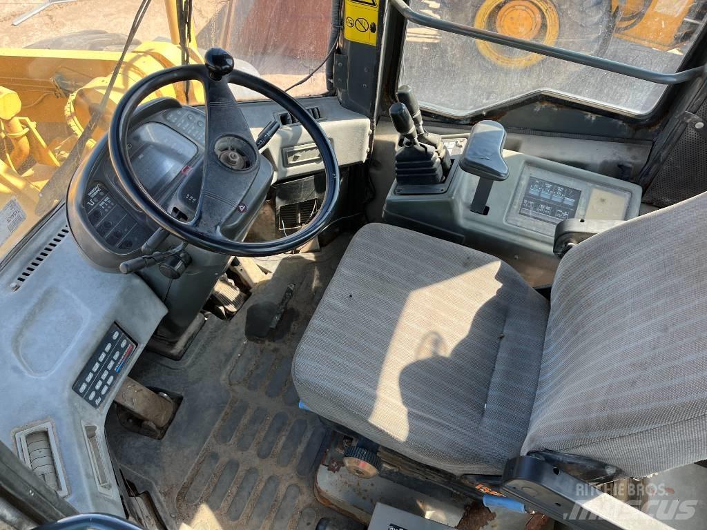 Komatsu WA 480 Фронтальні навантажувачі