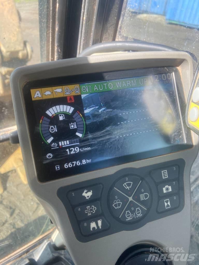 CASE CX 130 D LC Гусеничні екскаватори