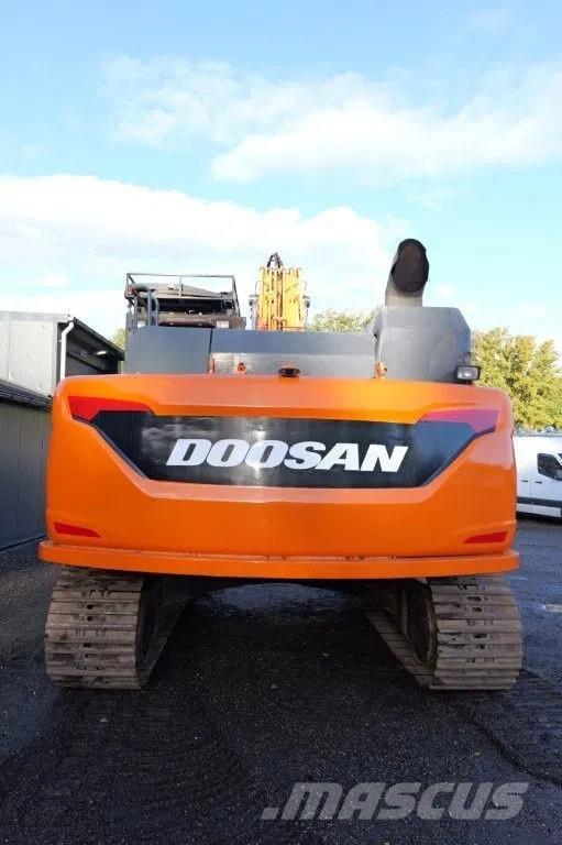 Doosan DX300LC Гусеничні екскаватори