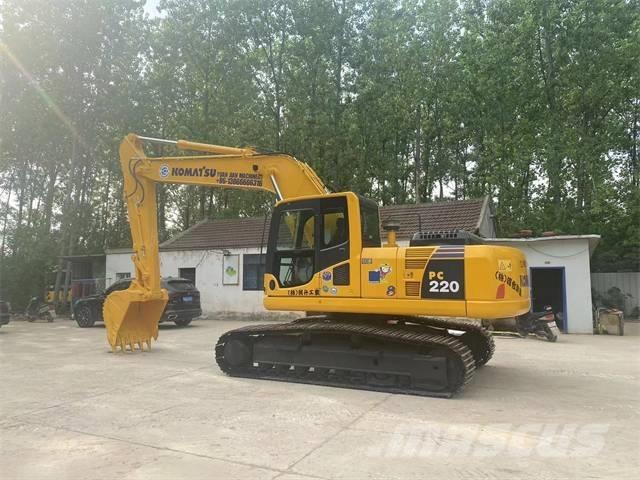 Komatsu PC 220-8 Гусеничні екскаватори