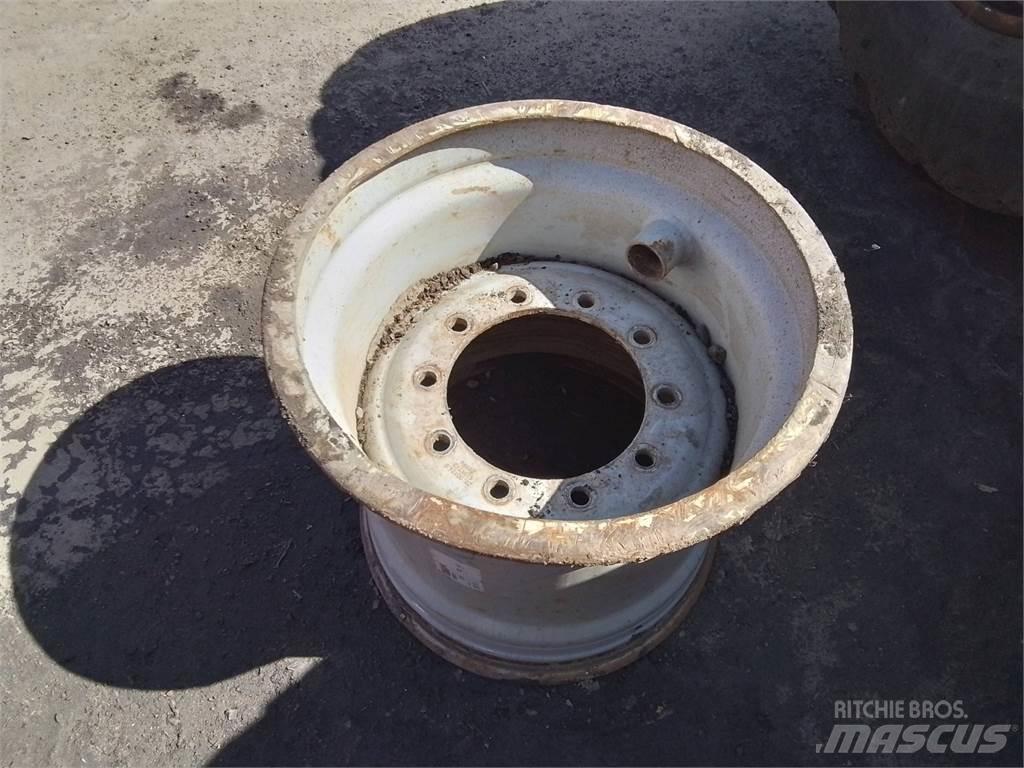 Valmet 901 22x24,5 Шини