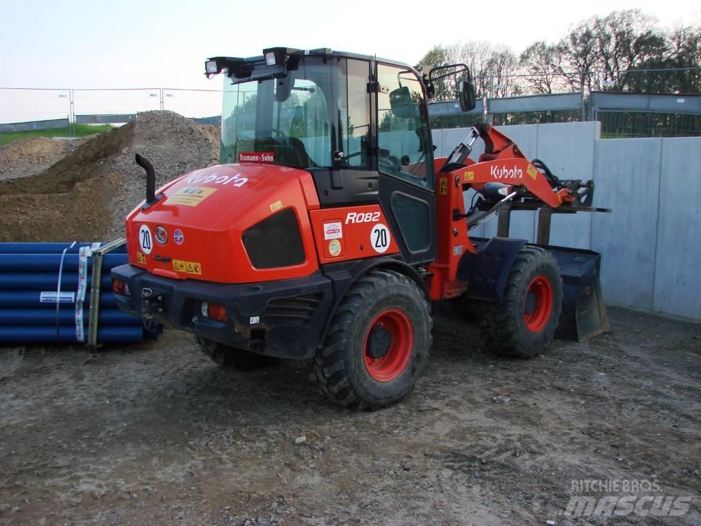 Kubota R 082 Фронтальні навантажувачі