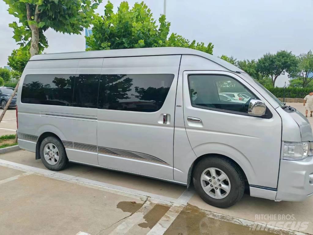 Toyota Coaster Міжміські автобуси