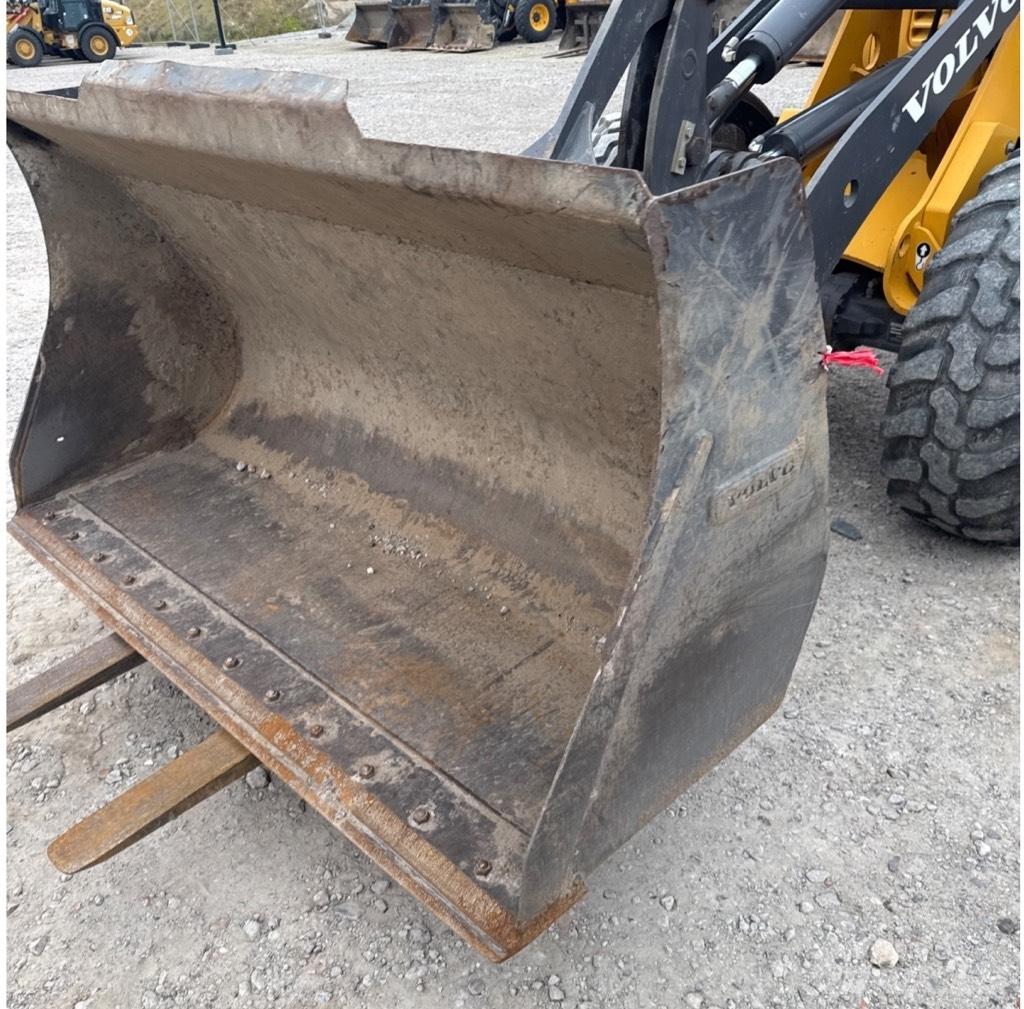 Volvo L25F Фронтальні навантажувачі