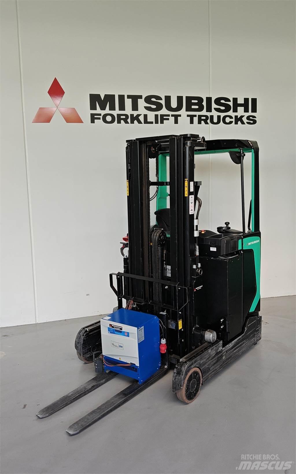 Mitsubishi RB14N2S Річ-трак із високим підйомом