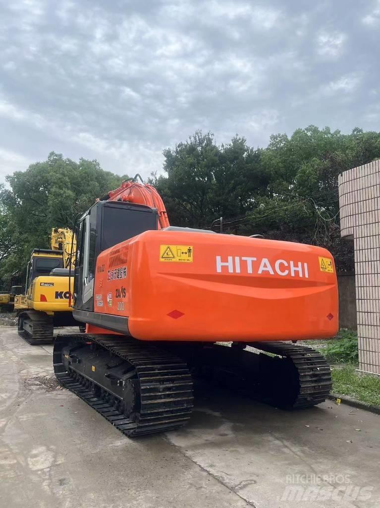 Hitachi ZX 200 Гусеничні екскаватори