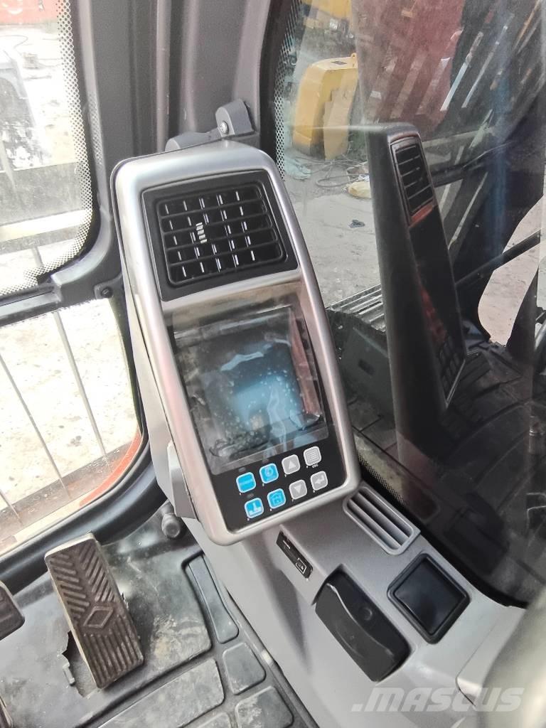 Doosan DX 225 LC Гусеничні екскаватори