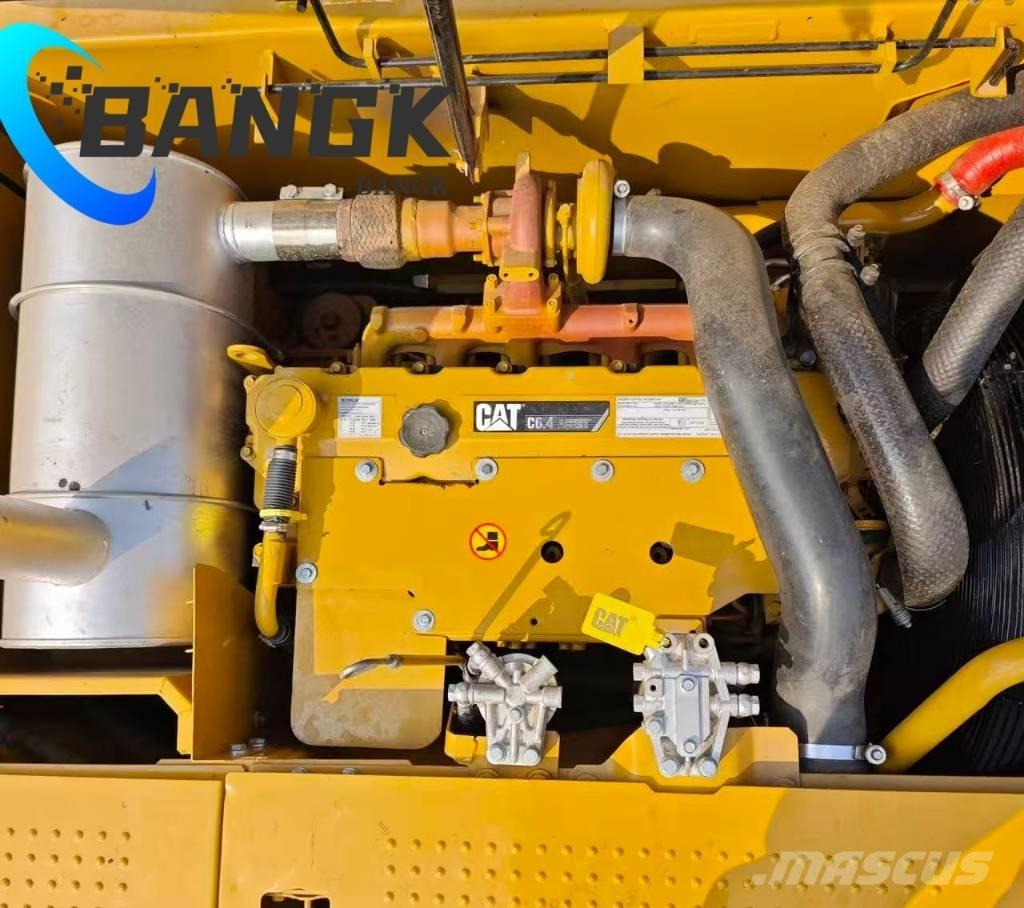 CAT 320 D Гусеничні екскаватори