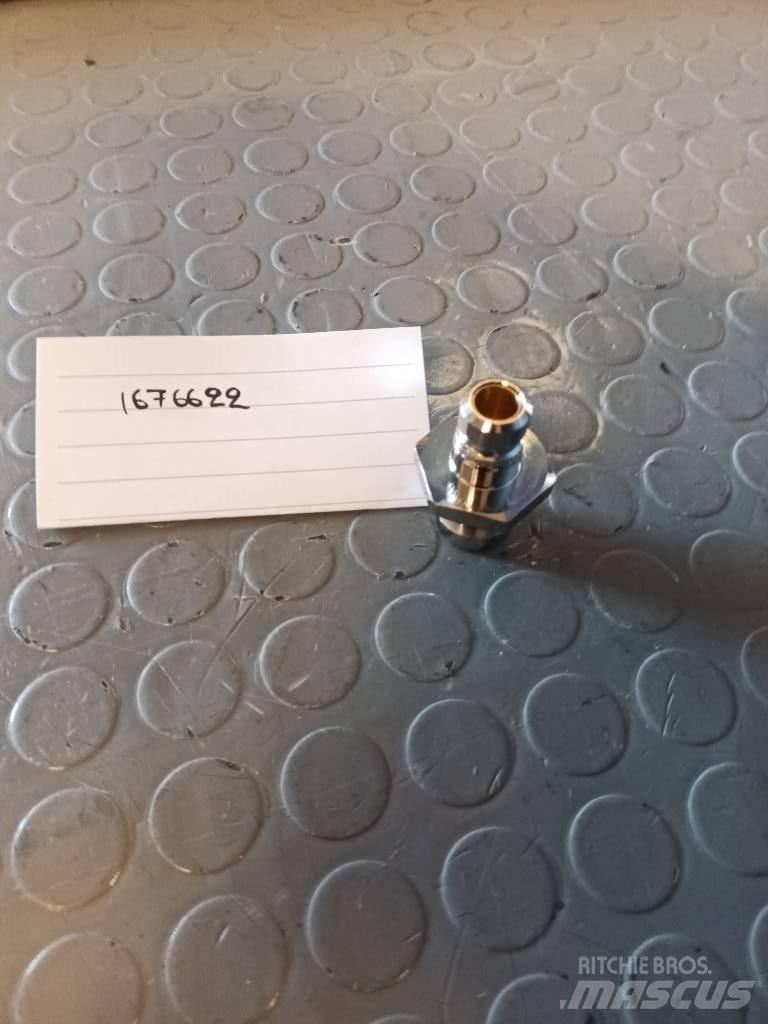 Volvo NIPPLE 1676622 Транспорт - Інші