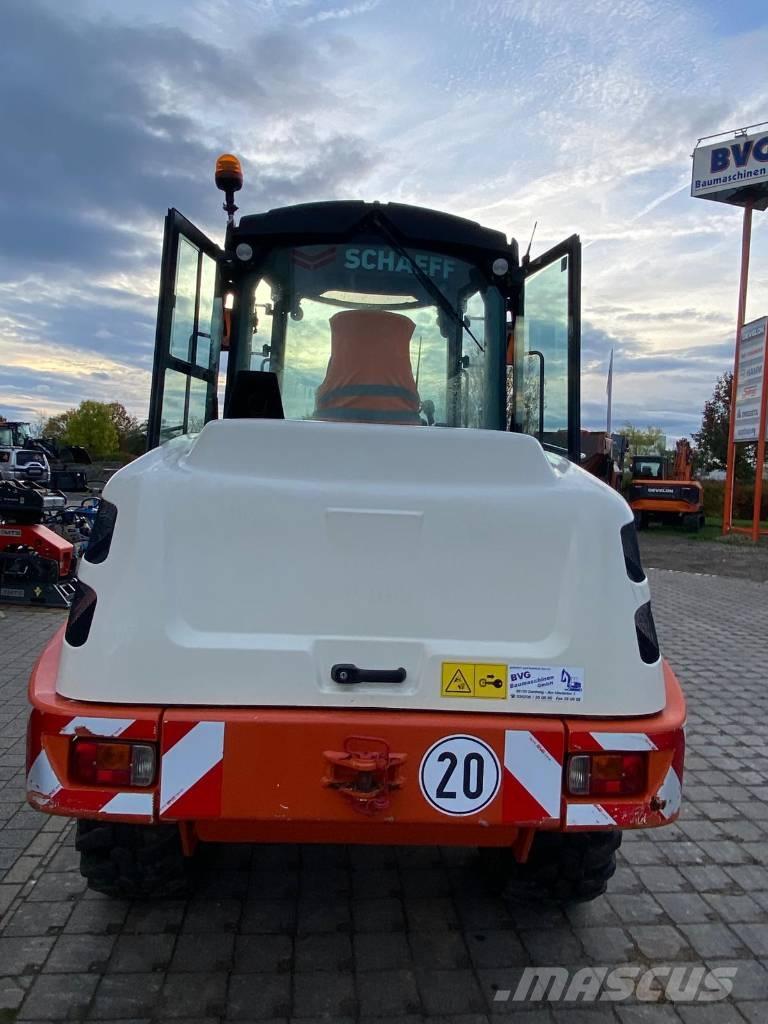 Yanmar V 100 Фронтальні навантажувачі