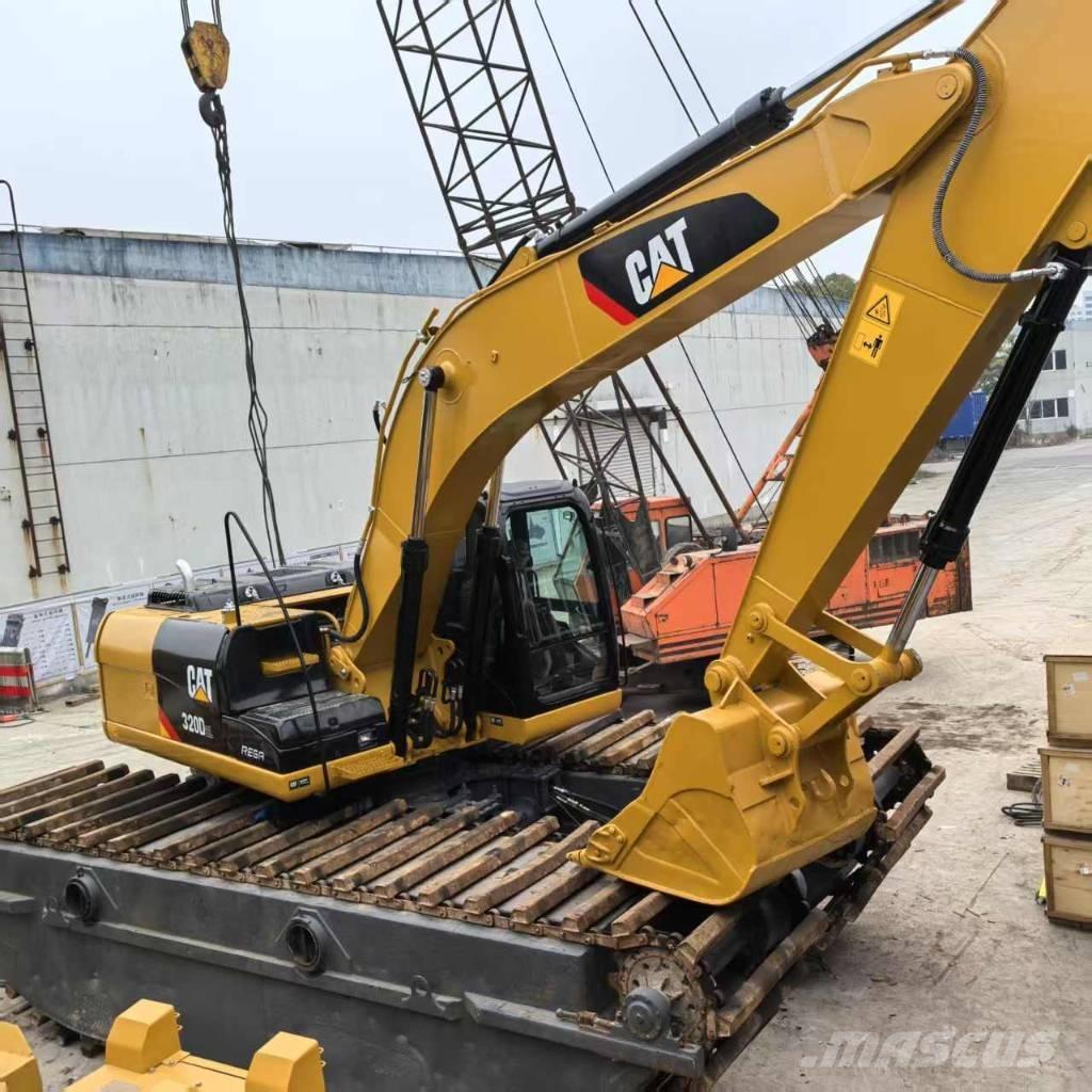 CAT 320 D Екскаватори-амфібії