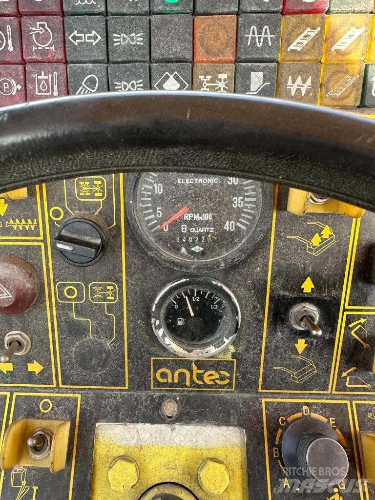 Ammann AFW 350 E Асфальтовкладачі
