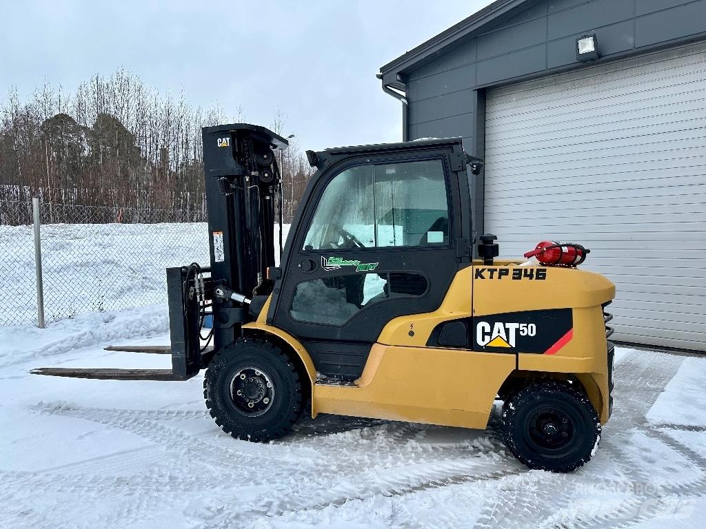 CAT DP 50 NT Дизельні навантажувачі