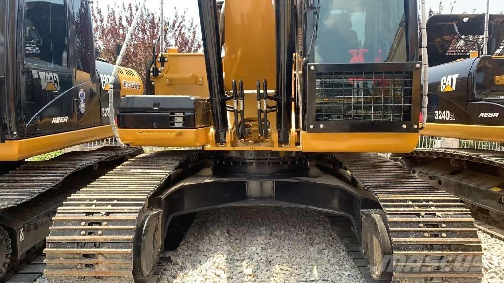 CAT 325 D L Гусеничні екскаватори