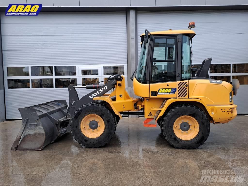 Volvo L 30 G Фронтальні навантажувачі