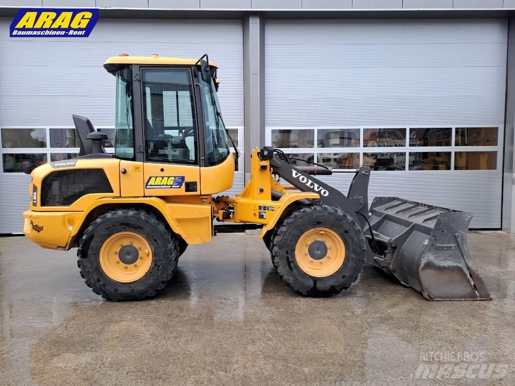 Volvo L 30 G Фронтальні навантажувачі