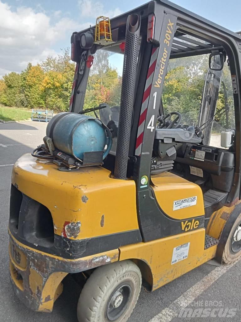 Yale GLP30 Газові навантажувачі
