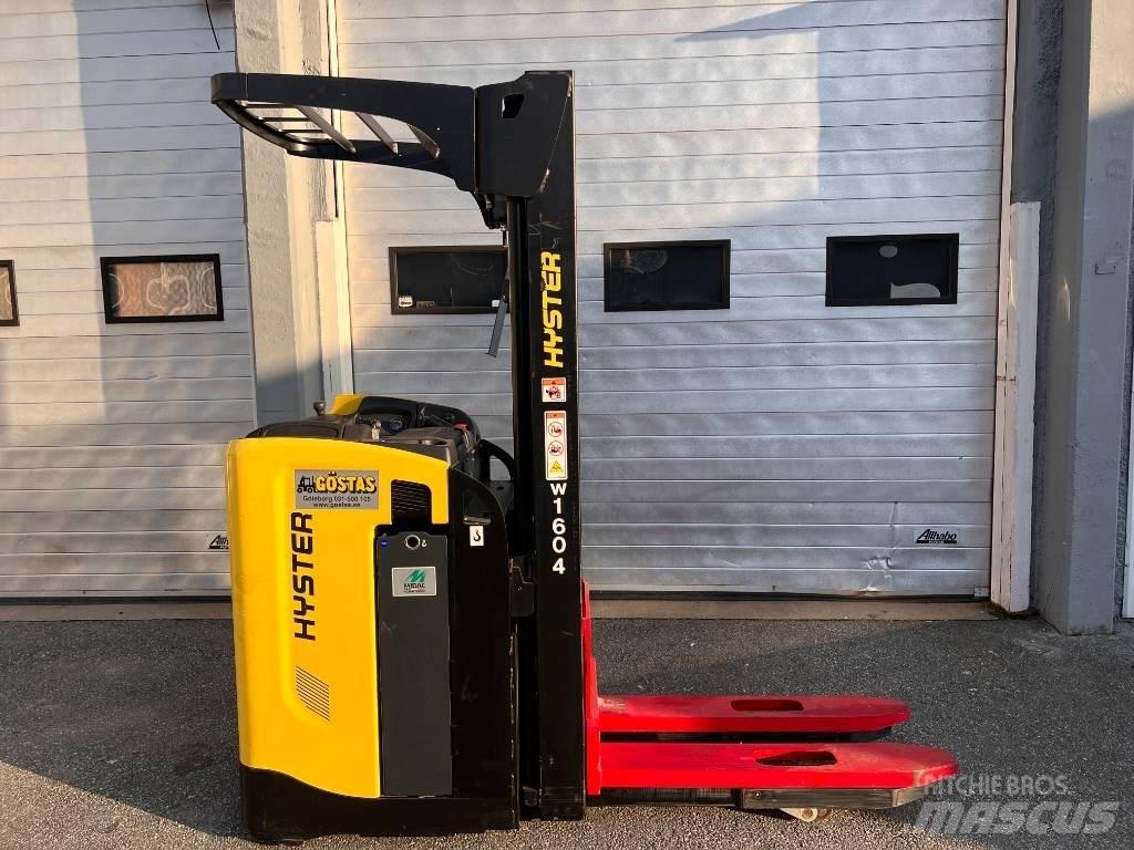 Hyster RS1.6 Самохідні електроштабелери