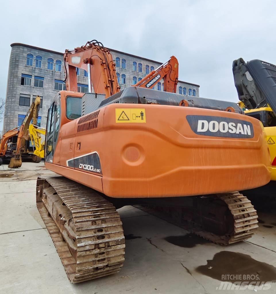 Doosan DX 300 LC Гусеничні екскаватори