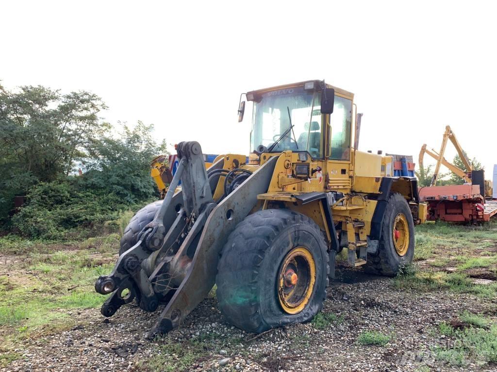 Volvo L 120 C Фронтальні навантажувачі